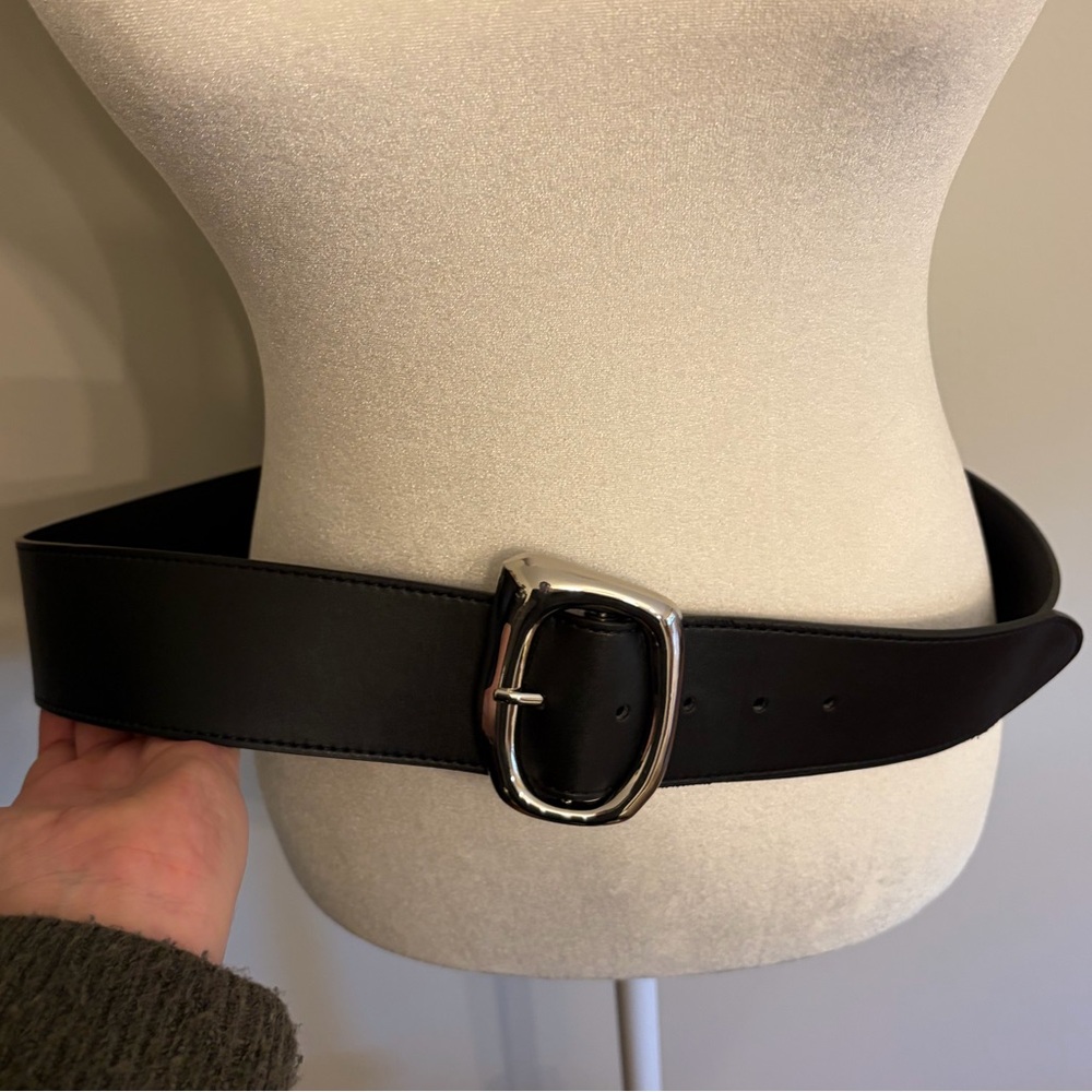 Modern Minimalist Black Belt with Silver Buckle - New Without Tags